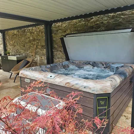 Le Parisien Prive En Duplex Avec Acces Jacuzzi A 10min Des Plages *