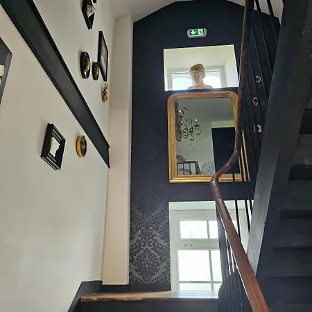 Le Parisien Prive En Duplex Avec Acces Jacuzzi A 10min Des Plages