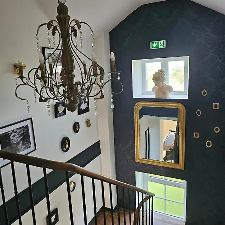 Le Parisien Prive En Duplex Avec Acces Jacuzzi A 10min Des Plages Apartmán