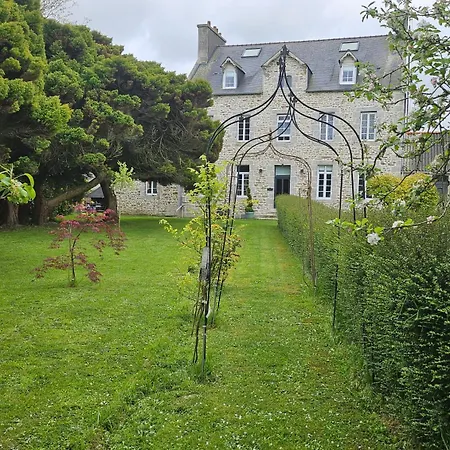 Apartmán Le Parisien Prive En Duplex Avec Acces Jacuzzi A 10min Des Plages Lanhouarneau
