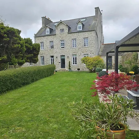 Le Parisien Prive En Duplex Avec Acces Jacuzzi A 10min Des Plages Apartmán *
